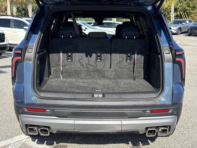 used 2025 Chevrolet Traverse car, priced at $33,997