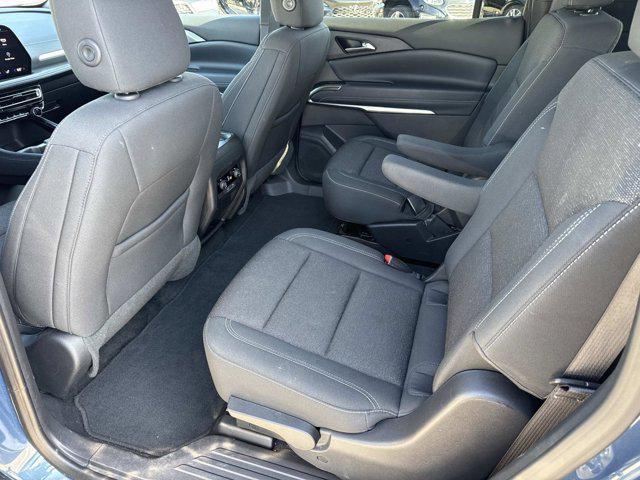 used 2025 Chevrolet Traverse car, priced at $33,997