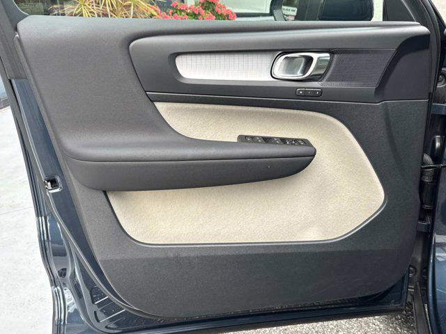 used 2022 Volvo XC40 car, priced at $25,997