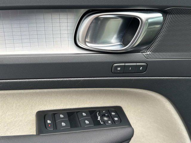 used 2022 Volvo XC40 car, priced at $25,997
