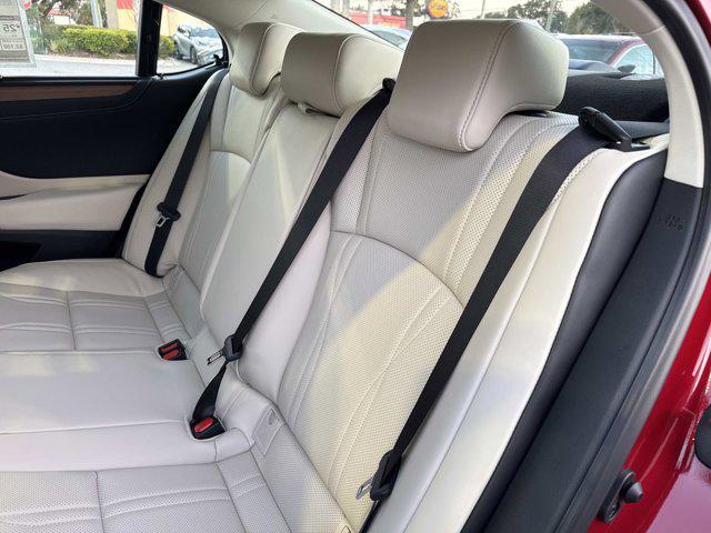new 2025 Lexus ES 350 car, priced at $55,724