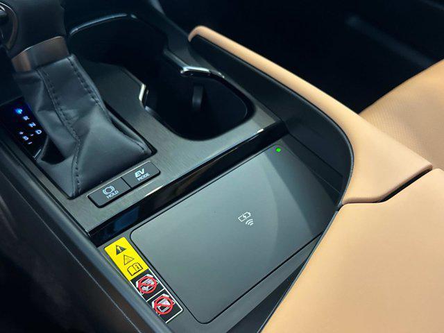 new 2025 Lexus ES 300h car, priced at $56,924