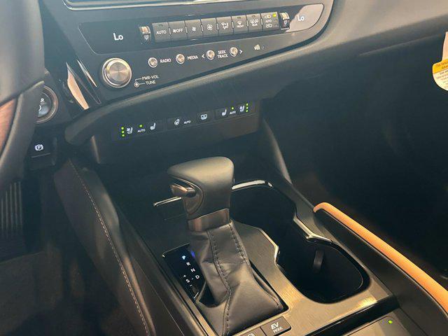 new 2025 Lexus ES 300h car, priced at $56,924