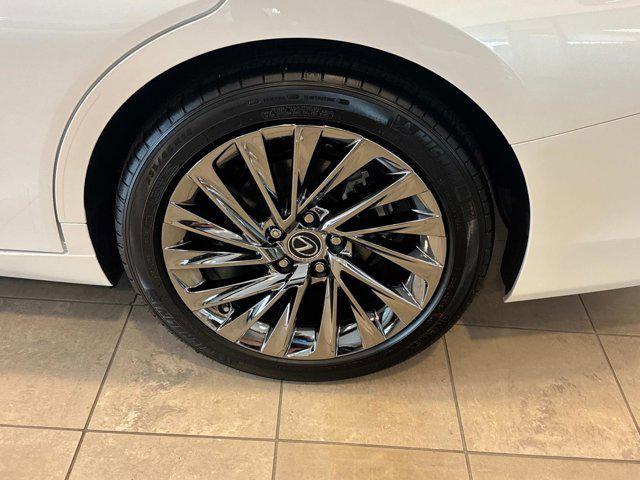 new 2025 Lexus ES 300h car, priced at $56,924