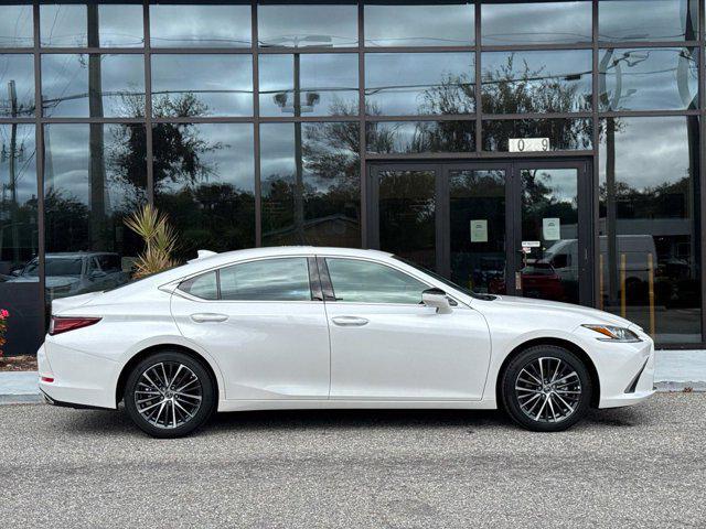 new 2025 Lexus ES 350 car, priced at $48,239