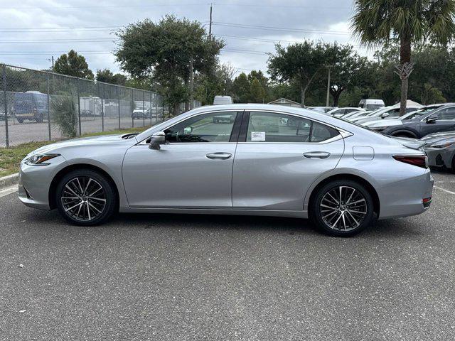 new 2025 Lexus ES 300h car, priced at $51,099