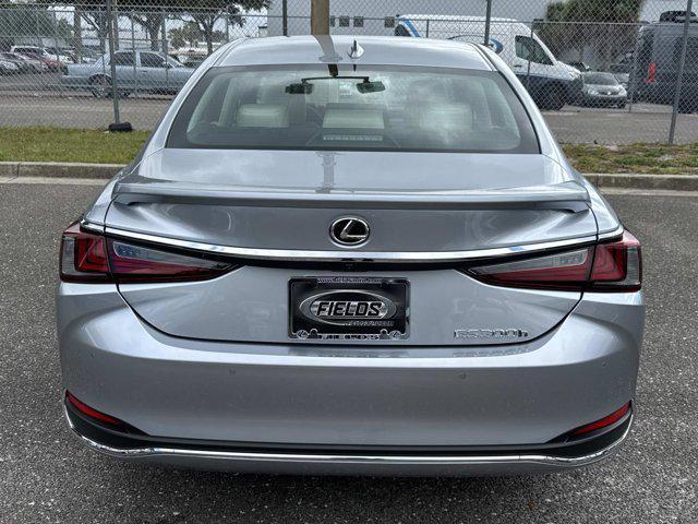 new 2025 Lexus ES 300h car, priced at $51,099