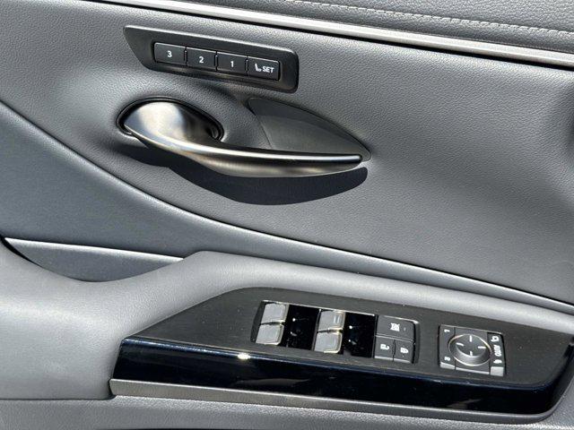 new 2025 Lexus ES 350 car, priced at $48,439