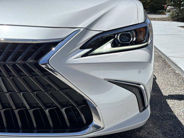 new 2025 Lexus ES 350 car, priced at $48,439