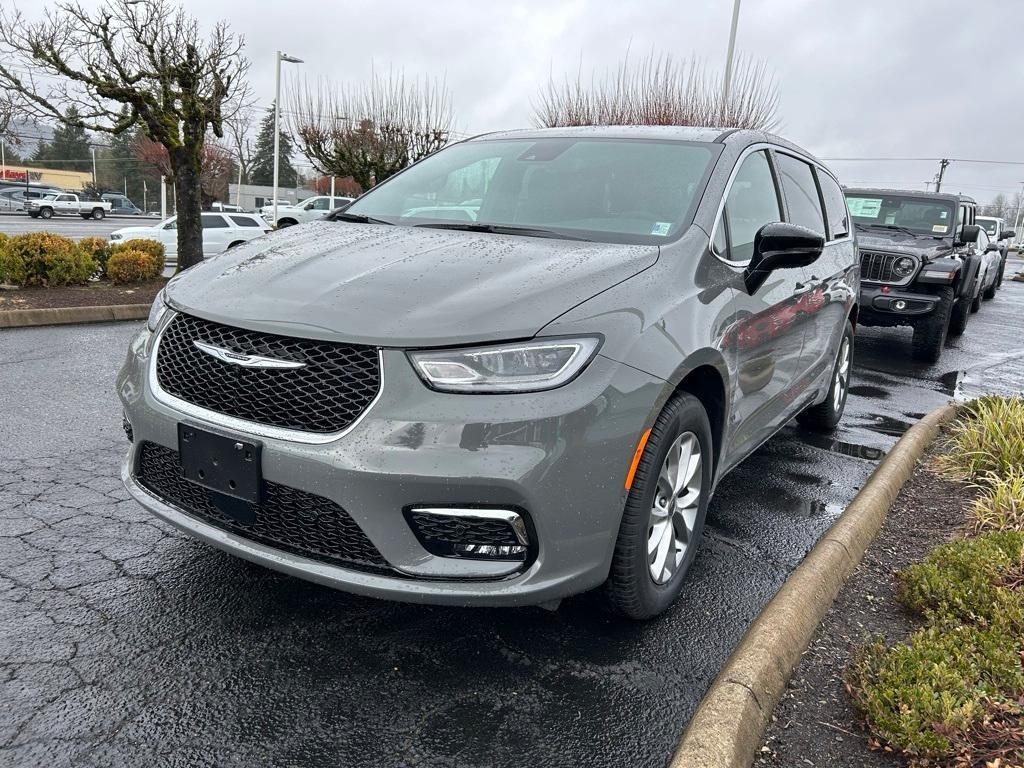 new 2025 Chrysler Pacifica car, priced at $43,992