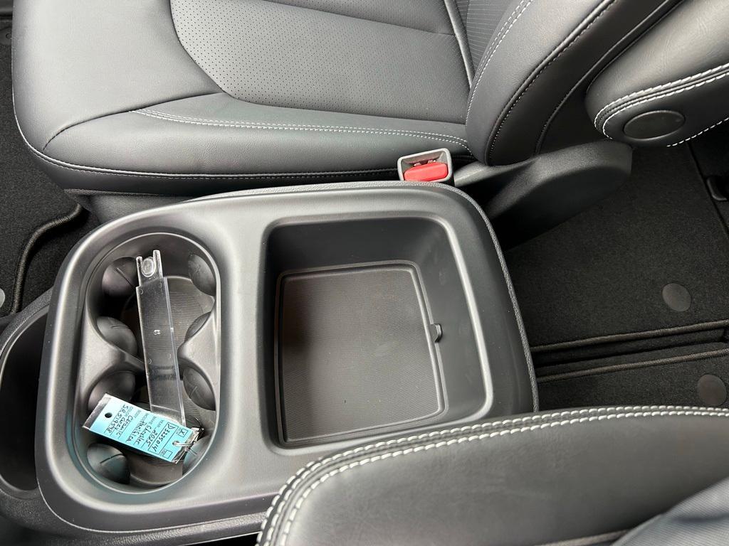 new 2025 Chrysler Pacifica car, priced at $43,992