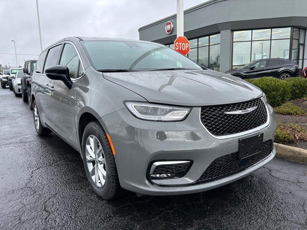 new 2025 Chrysler Pacifica car, priced at $43,992