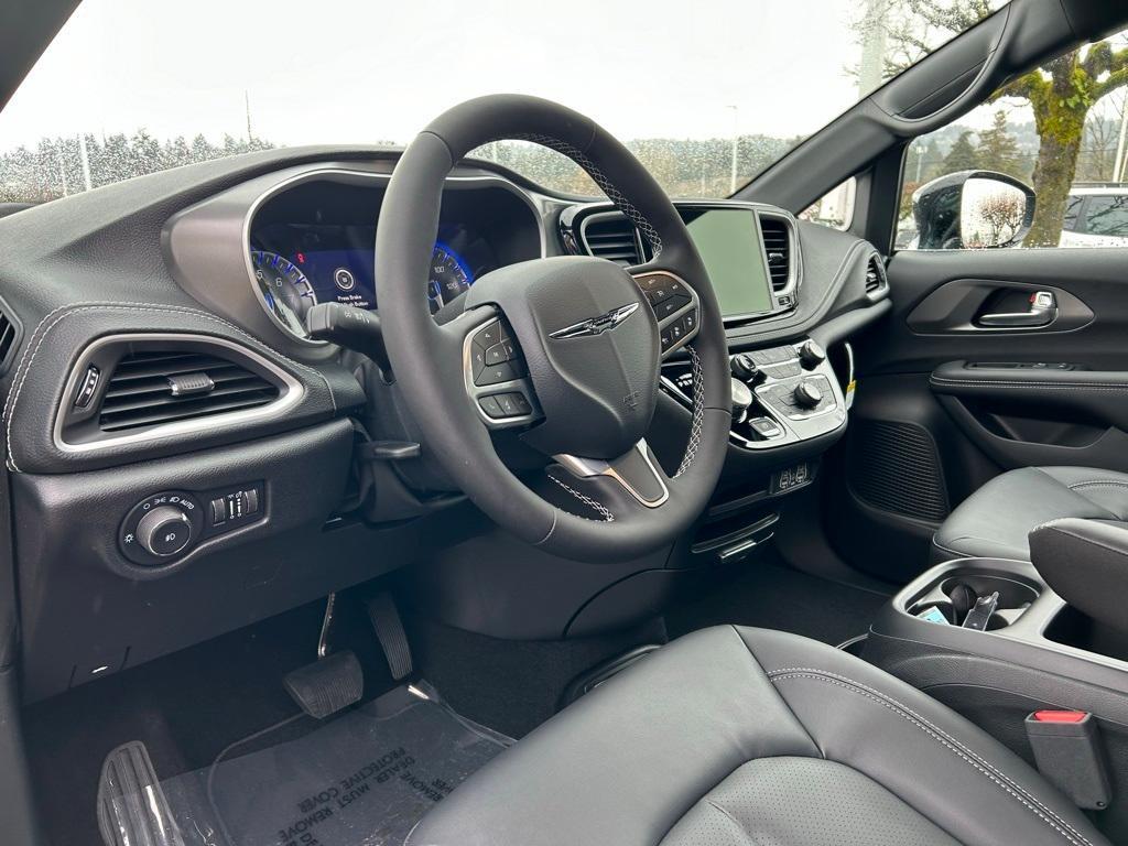 new 2025 Chrysler Pacifica car, priced at $43,992