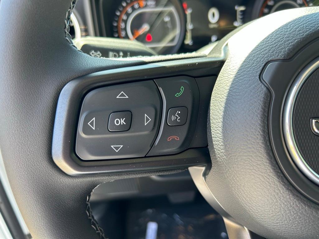 new 2025 Jeep Gladiator car, priced at $43,787