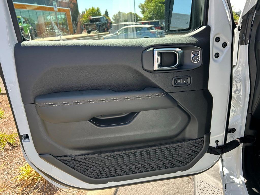 new 2025 Jeep Gladiator car, priced at $43,787