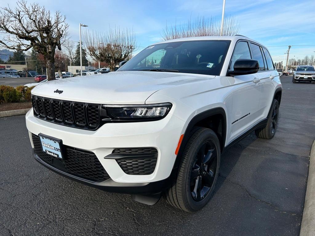 new 2025 Jeep Grand Cherokee car, priced at $41,840