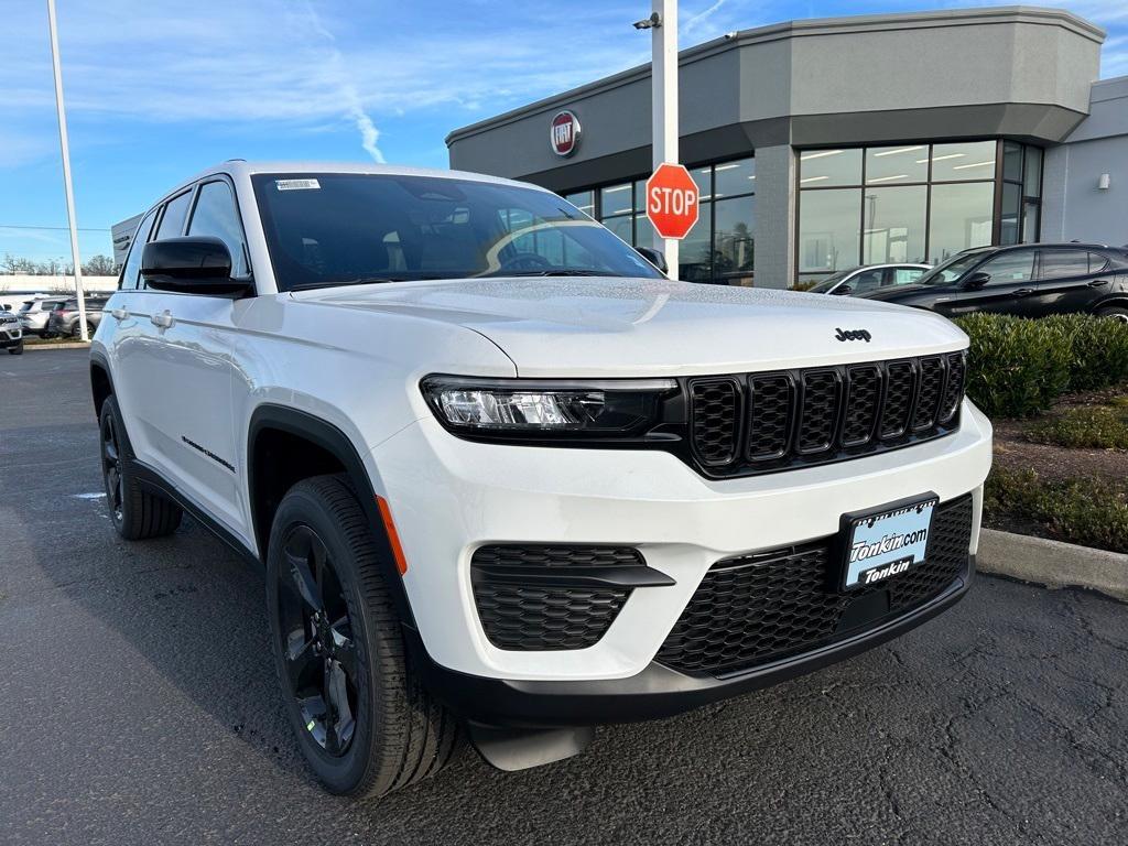 new 2025 Jeep Grand Cherokee car, priced at $41,840