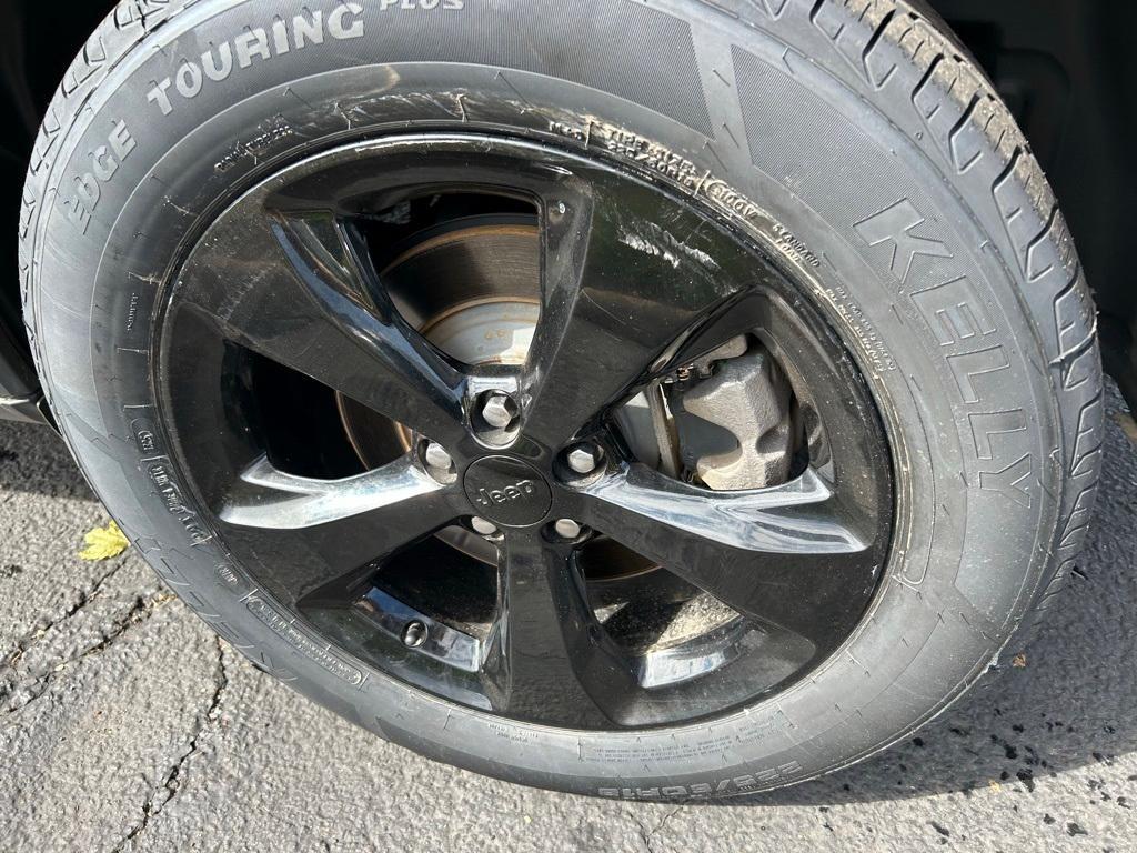 used 2020 Jeep Cherokee car, priced at $18,900