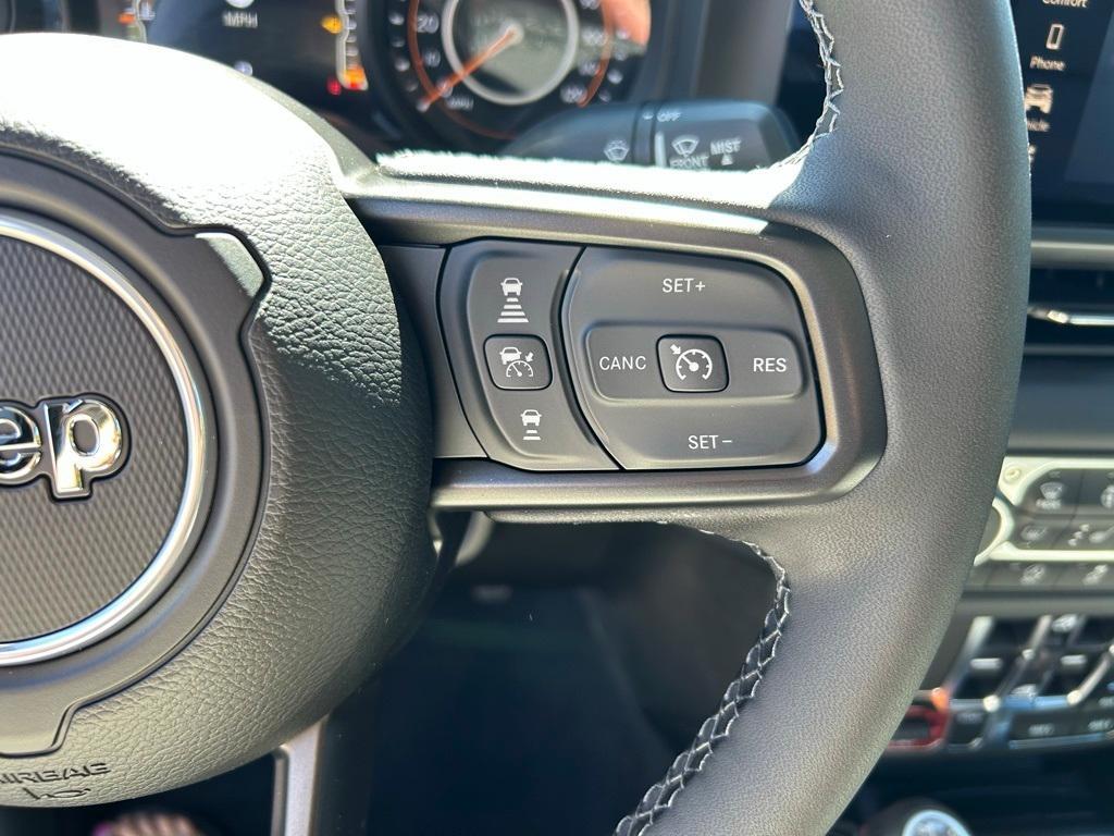 new 2025 Jeep Gladiator car, priced at $48,992