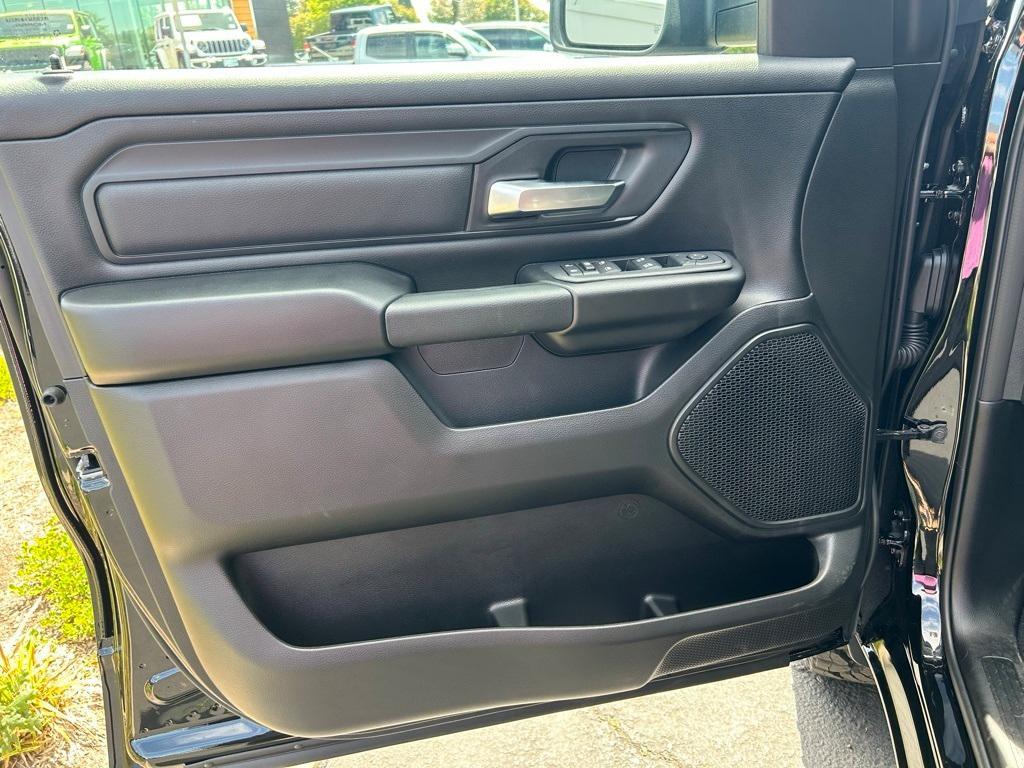 new 2025 Ram 1500 car, priced at $46,992