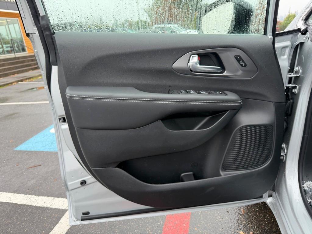 new 2026 Chrysler Pacifica car, priced at $44,335