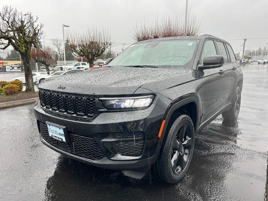 new 2025 Jeep Grand Cherokee car, priced at $41,492