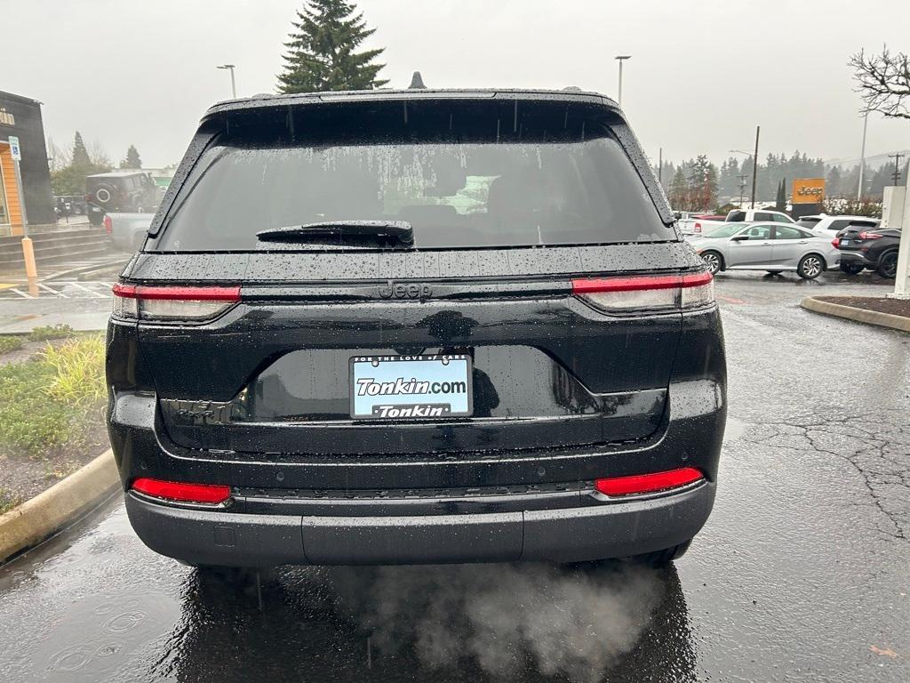 new 2025 Jeep Grand Cherokee car, priced at $41,492