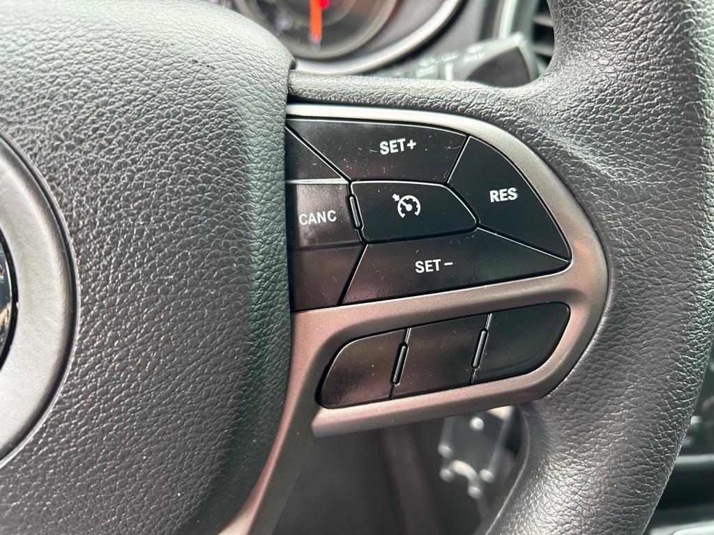 used 2019 Jeep Cherokee car, priced at $15,480
