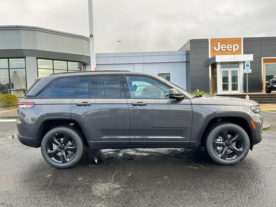 new 2025 Jeep Grand Cherokee car, priced at $50,280