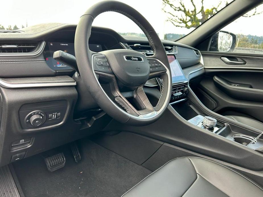 new 2025 Jeep Grand Cherokee car, priced at $50,280