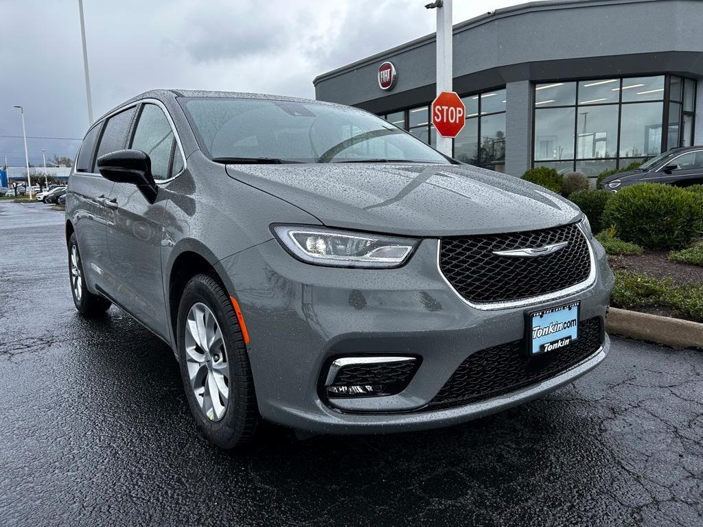 new 2025 Chrysler Pacifica car, priced at $44,992