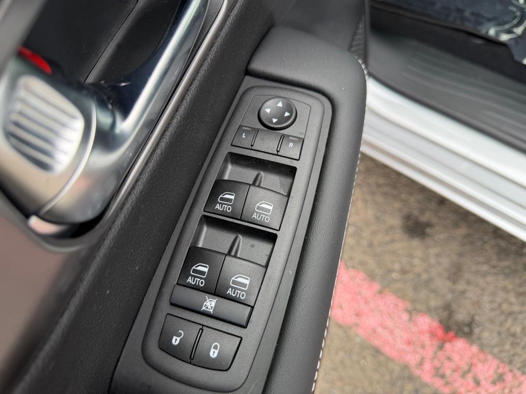 new 2026 Chrysler Pacifica car, priced at $42,444