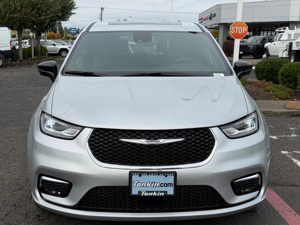 new 2026 Chrysler Pacifica car, priced at $42,444