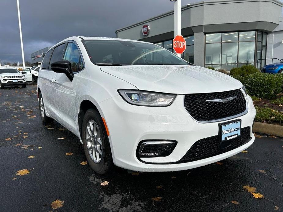 new 2024 Chrysler Pacifica car, priced at $37,492