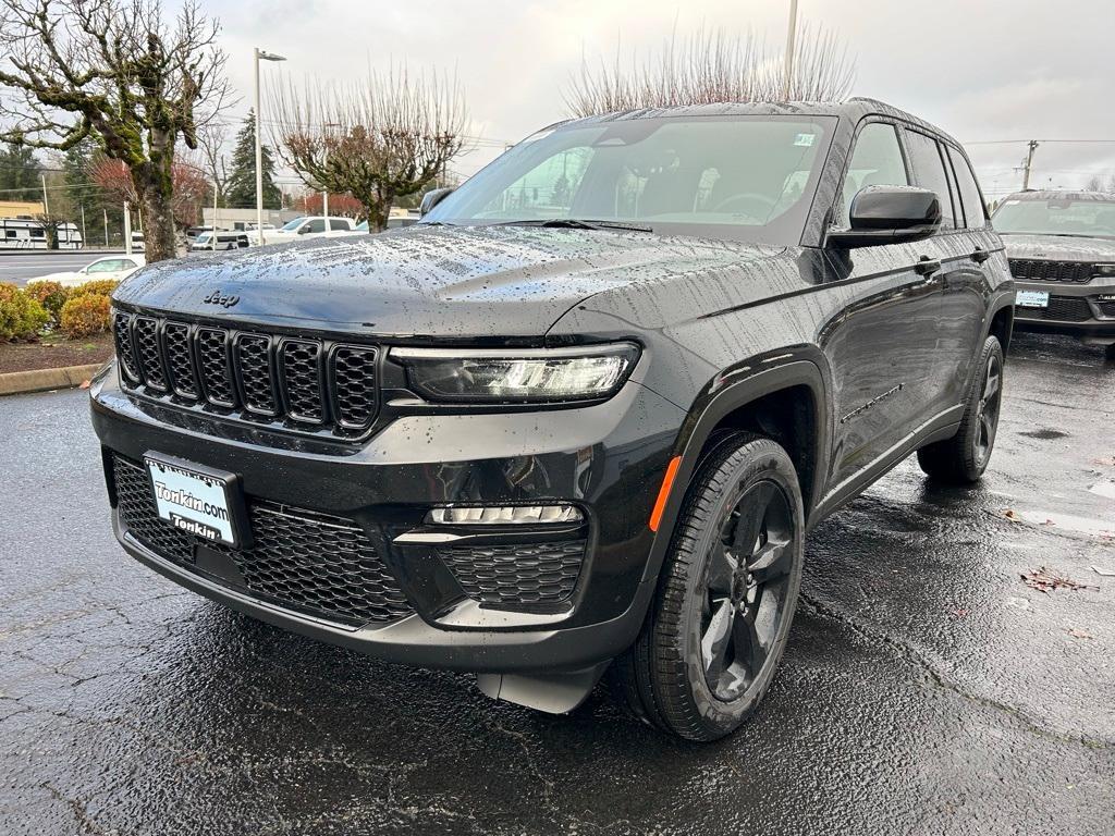 new 2025 Jeep Grand Cherokee car, priced at $45,992