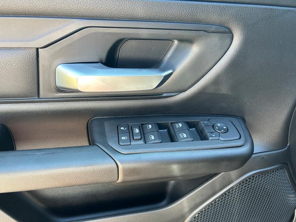 new 2025 Ram 1500 car, priced at $44,992