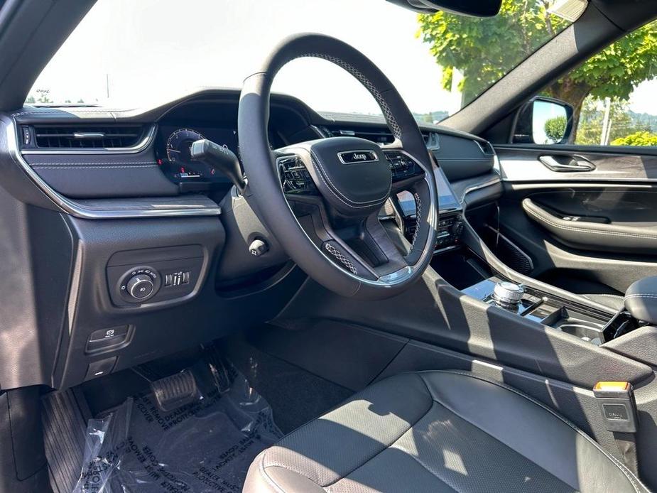 new 2024 Jeep Grand Cherokee car, priced at $51,992