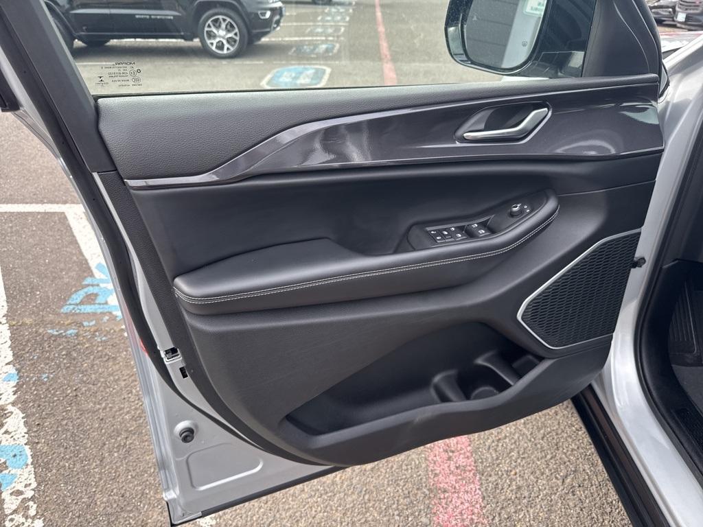 used 2021 Jeep Grand Cherokee L car