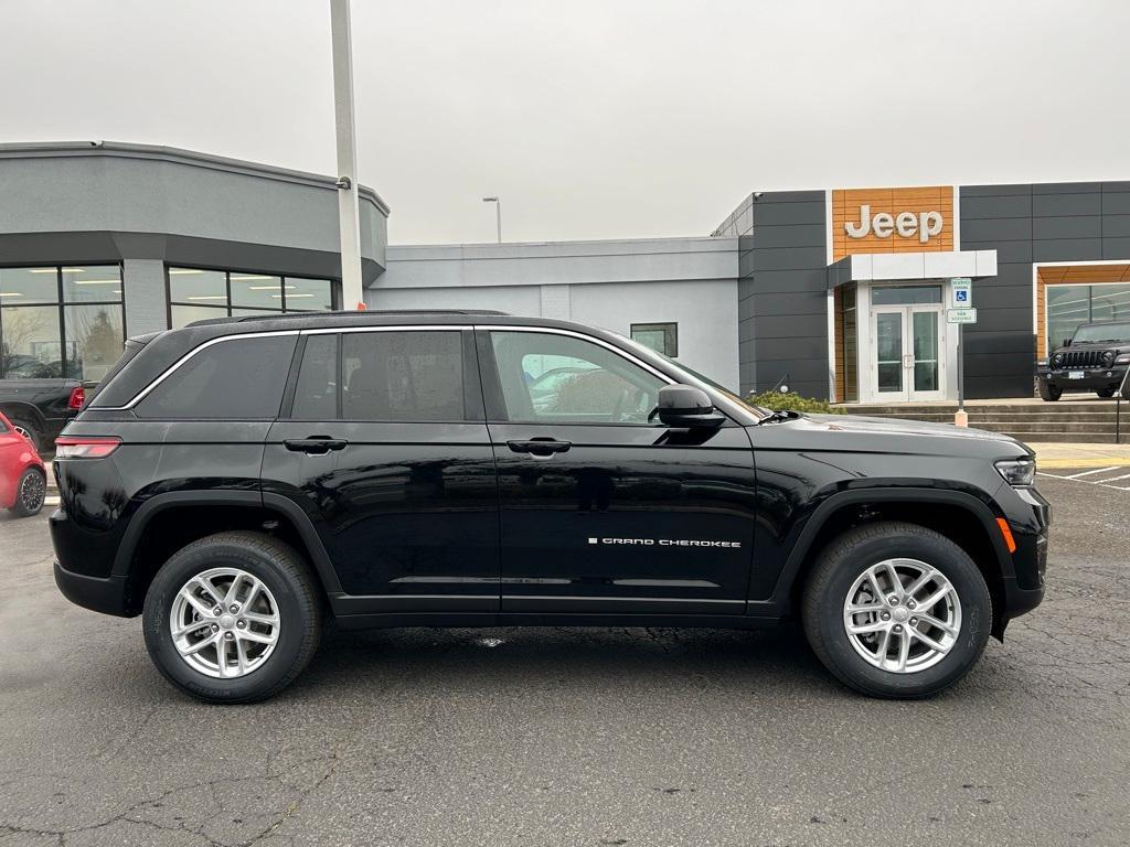 new 2025 Jeep Grand Cherokee car, priced at $37,874