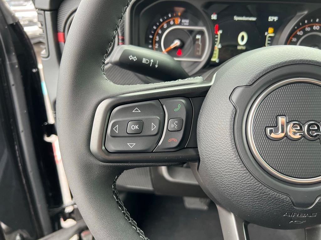 new 2025 Jeep Gladiator car, priced at $46,992