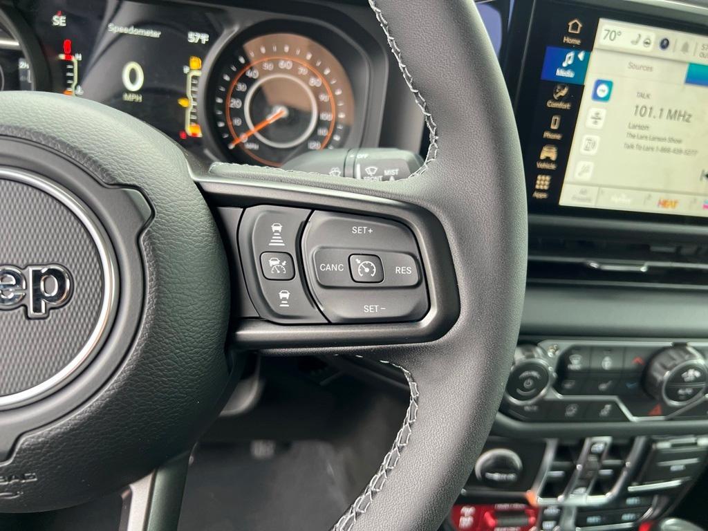 new 2025 Jeep Gladiator car, priced at $46,992