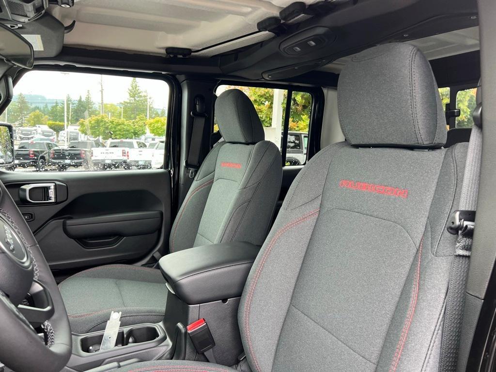 new 2025 Jeep Gladiator car, priced at $46,992