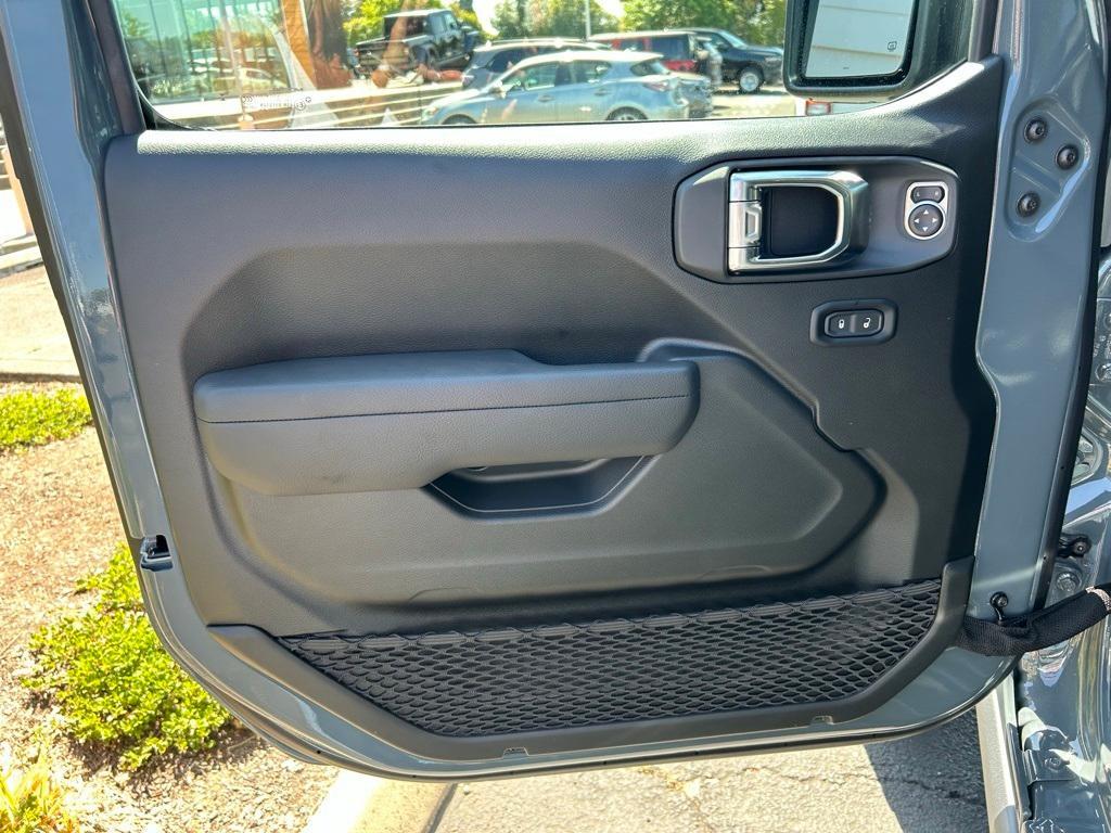 new 2025 Jeep Wrangler car, priced at $54,348
