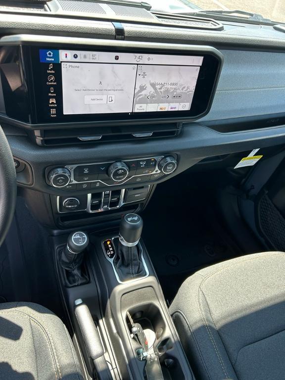 new 2025 Jeep Wrangler car, priced at $38,992
