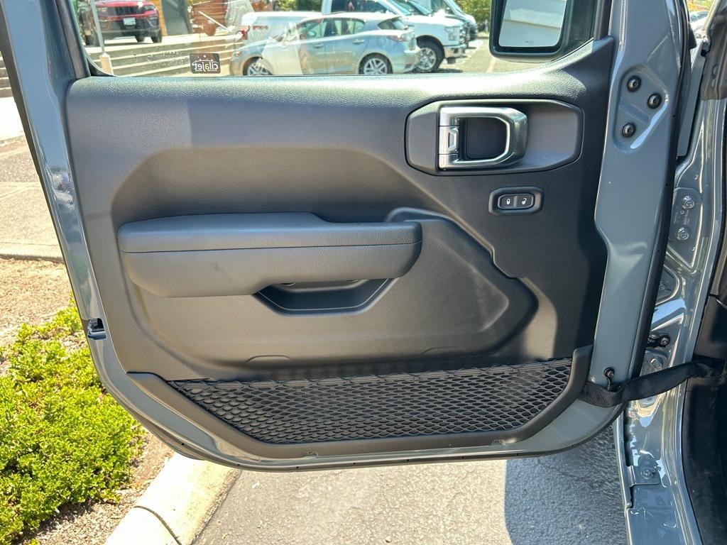 new 2025 Jeep Wrangler car, priced at $38,992