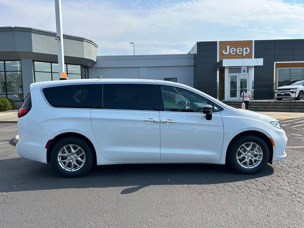 new 2026 Chrysler Pacifica car, priced at $45,965