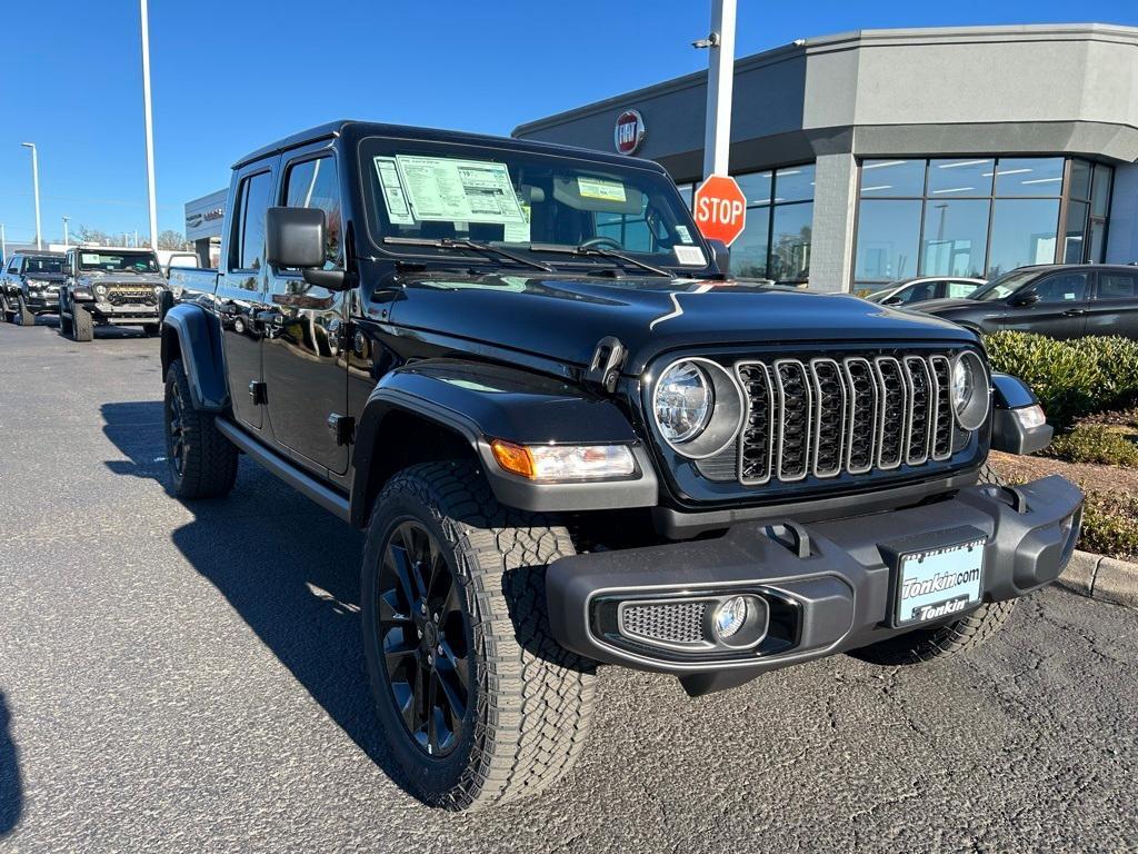 new 2025 Jeep Gladiator car, priced at $39,989