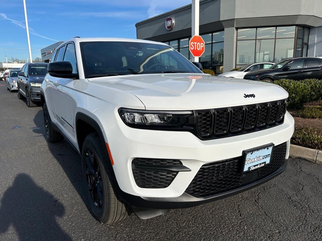 new 2025 Jeep Grand Cherokee car, priced at $41,179