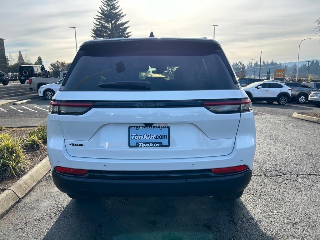 new 2025 Jeep Grand Cherokee car, priced at $41,179