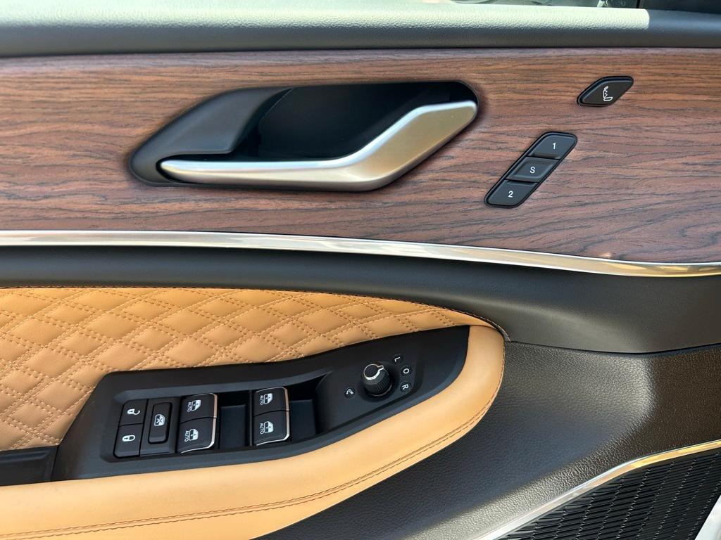 new 2025 Jeep Grand Cherokee car, priced at $59,642